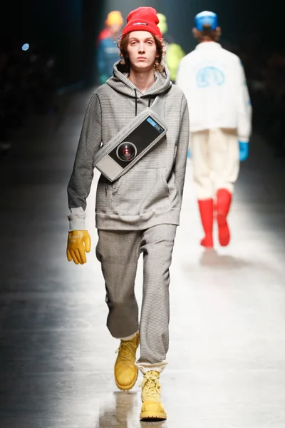 Look 26